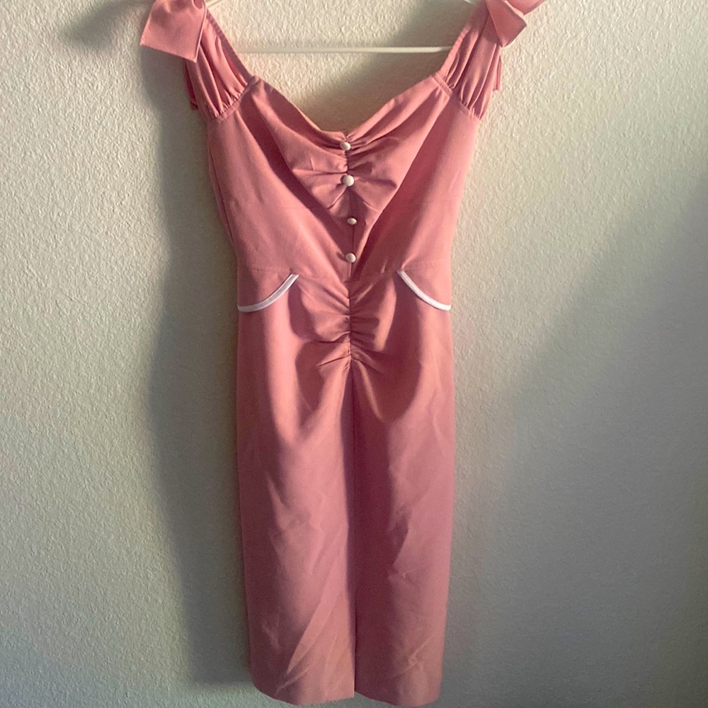 Small, Classy Light pink dress.